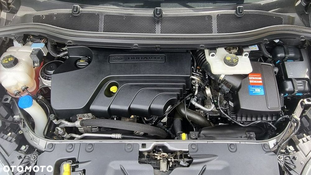 Ford S-Max - 11