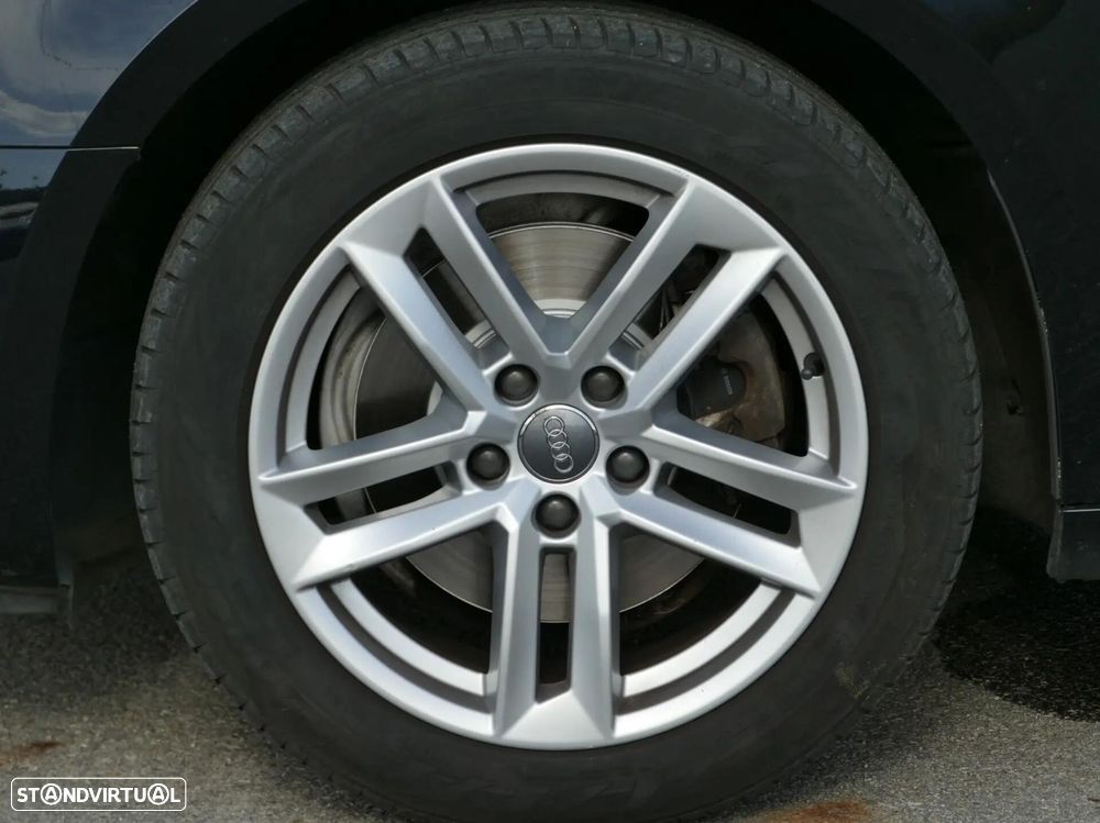 Audi A4 Avant 2.0 TDI Advance - 8