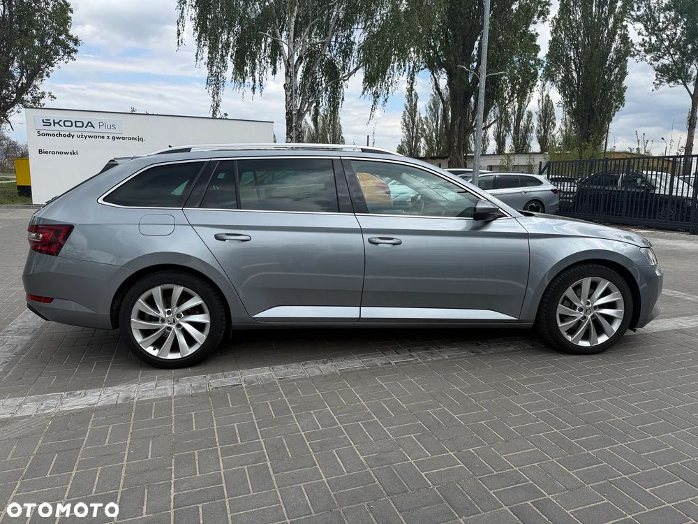 Skoda Superb 2.0 TDI Style DSG - 2