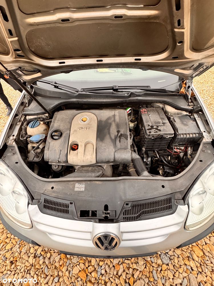 Volkswagen Golf 1.6 FSI Comfortline - 15