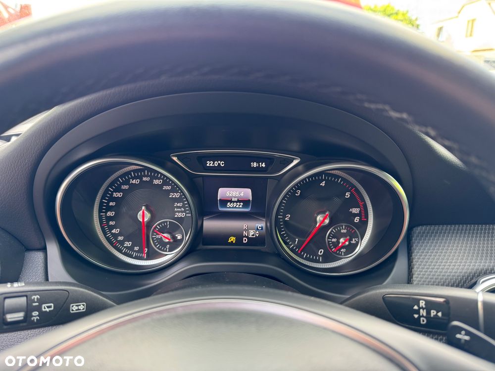 Mercedes-Benz GLA 200 d 4Matic 7G-DCT - 27