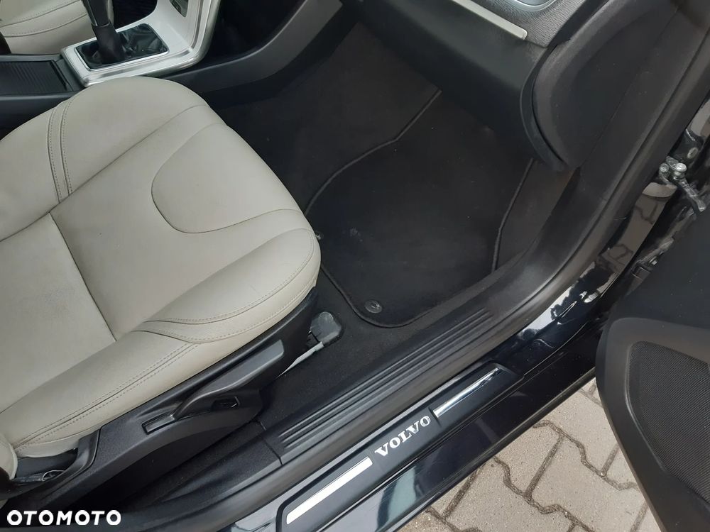 Volvo V40 D4 Summum - 27