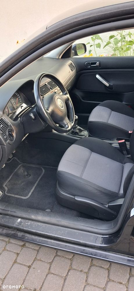 Volkswagen Golf 1.6 Basis - 12