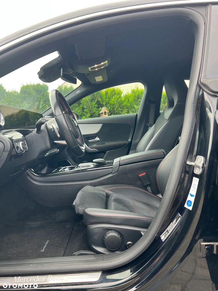 Mercedes-Benz CLA 200 d AMG Line 8G-DCT - 14