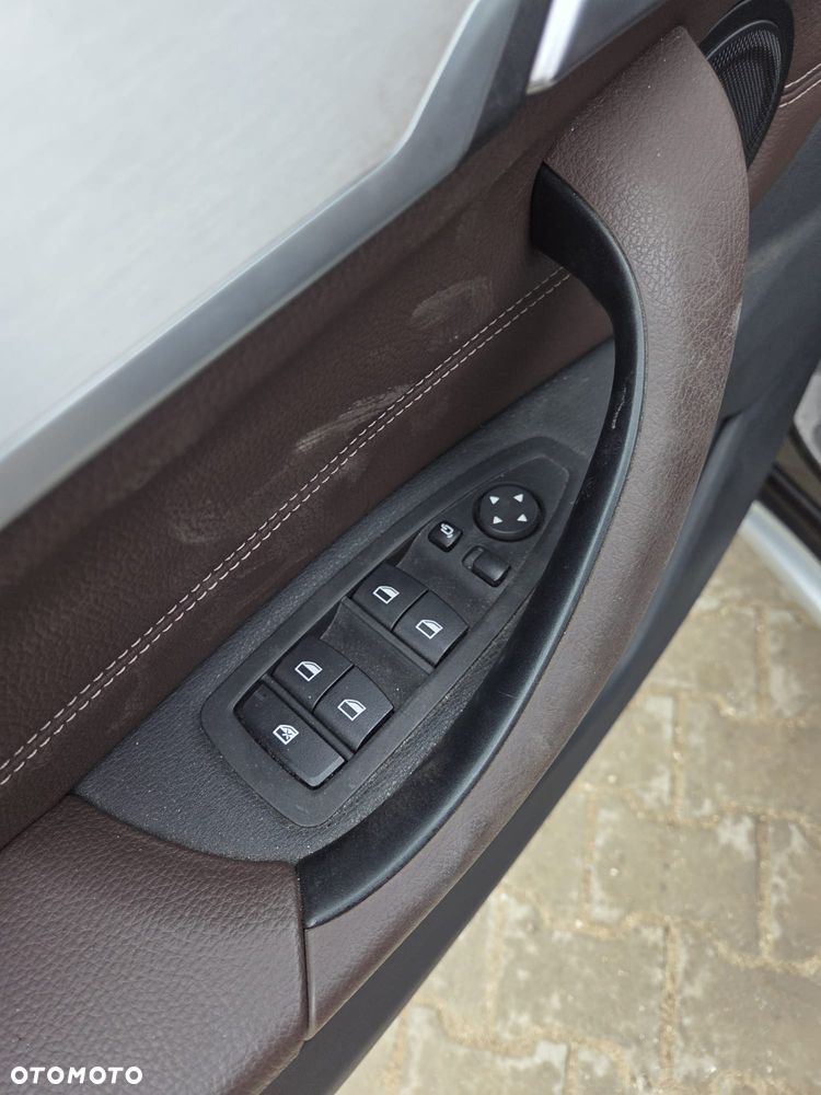 BMW X1 xDrive20i xLine - 11