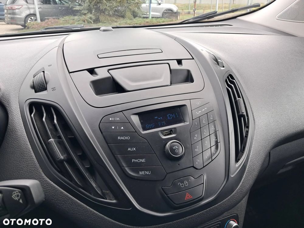 Ford Transit Courier - 15