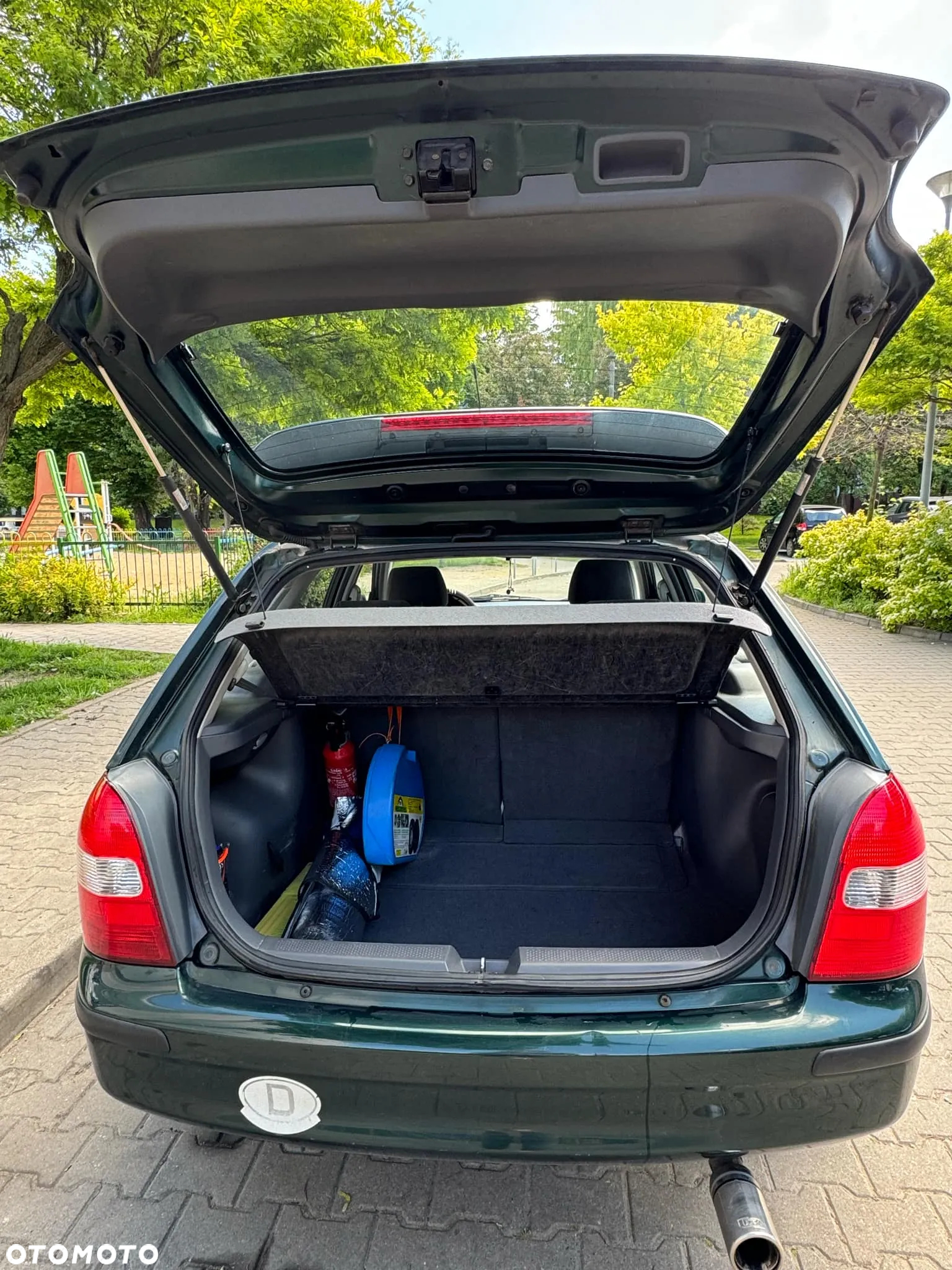 Mazda 323F - 8