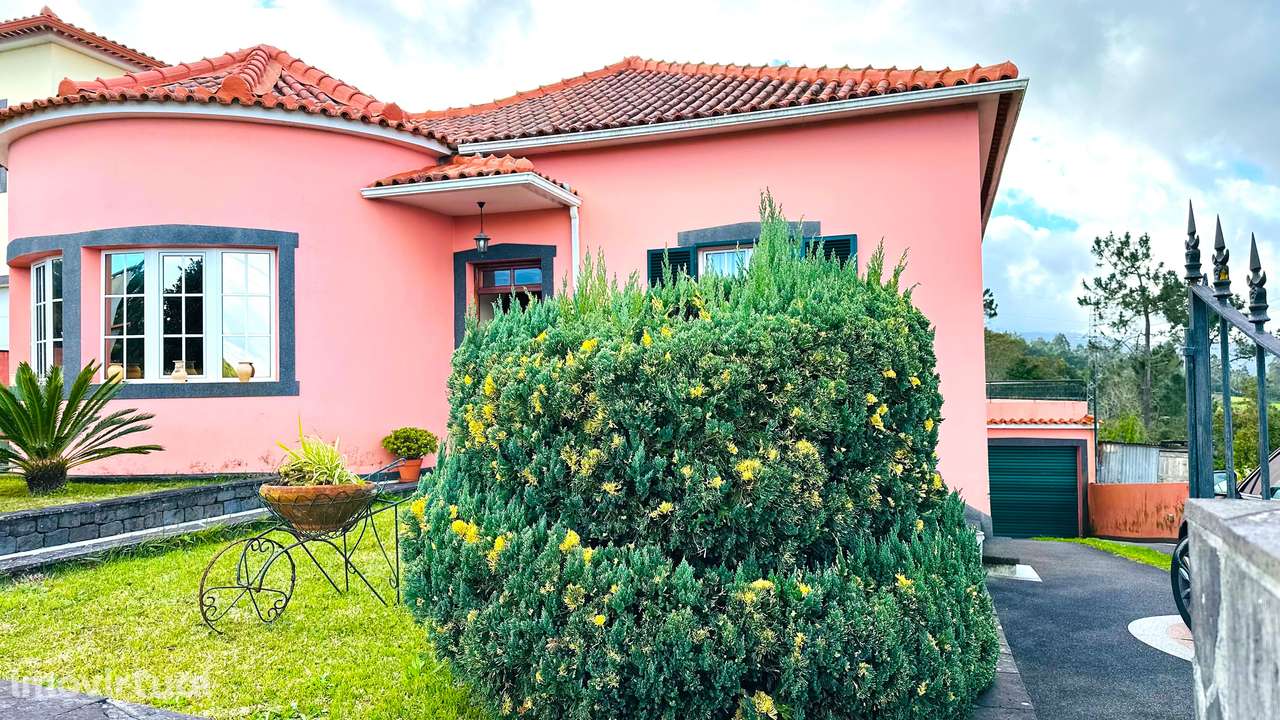 Moradia T3 Típica Madeirense em Santana - Grande imagem: 3/38