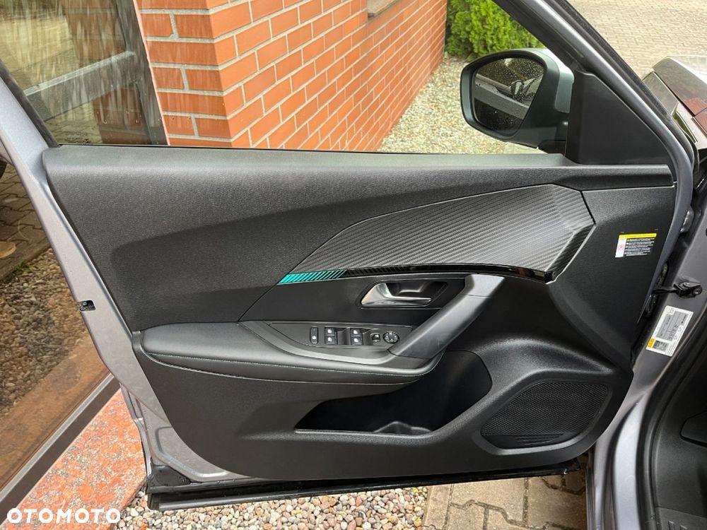 Peugeot 2008 PureTech 100 Allure S&S BVM6 - 21