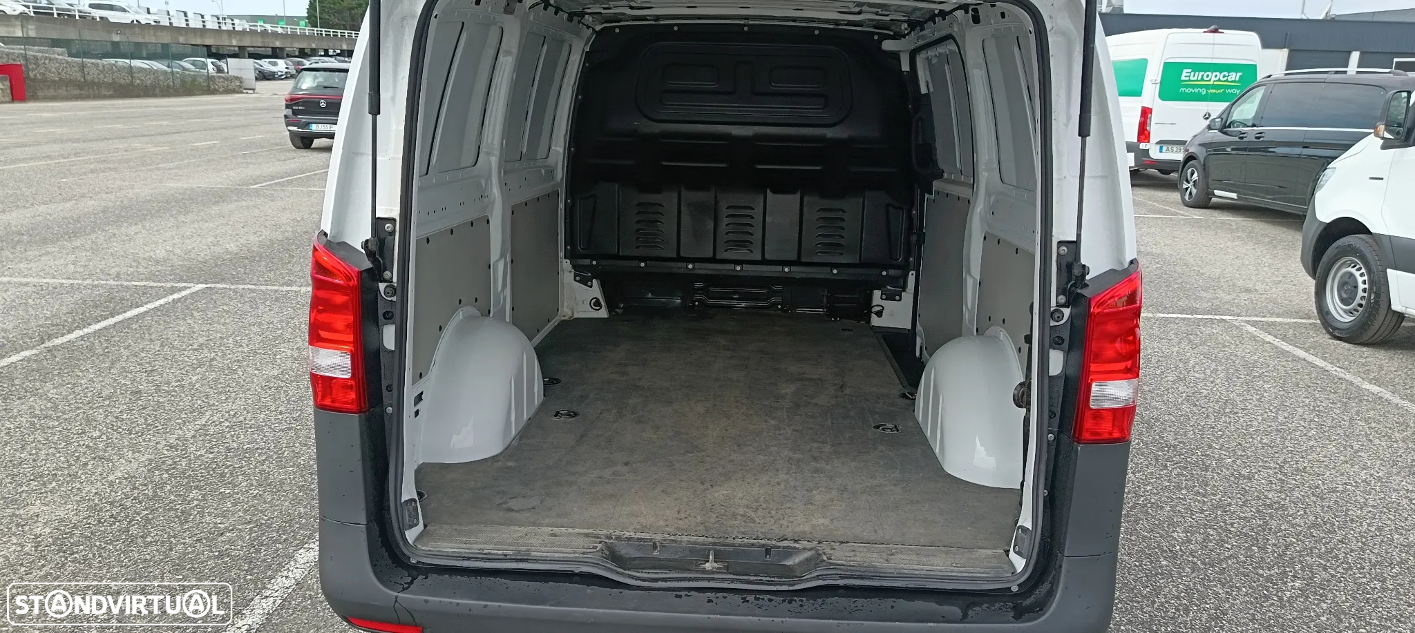 Mercedes-Benz Vito 116 CDI Furgão Standard - 10