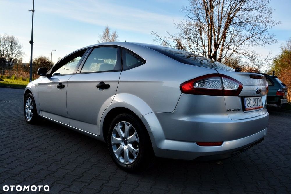 Ford Mondeo 2.0 TDCi Ambiente - 14