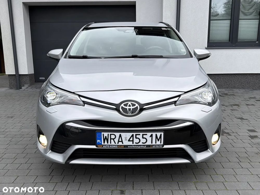 Toyota Avensis 1.8 Premium - 2