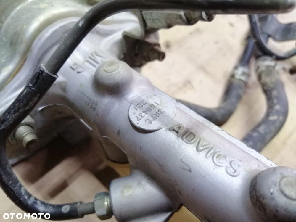 Toyota Prius II hybrid 1.5 16V pompa hamulcowa przewody zbiorniczek 47270-47010  132030-40120 - 25