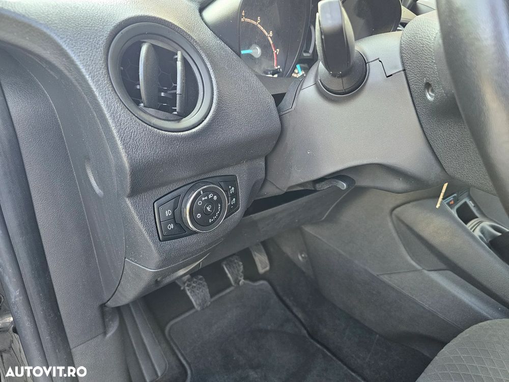 Ford Tourneo Courier 1.0 EcoBoost Titanium - 21