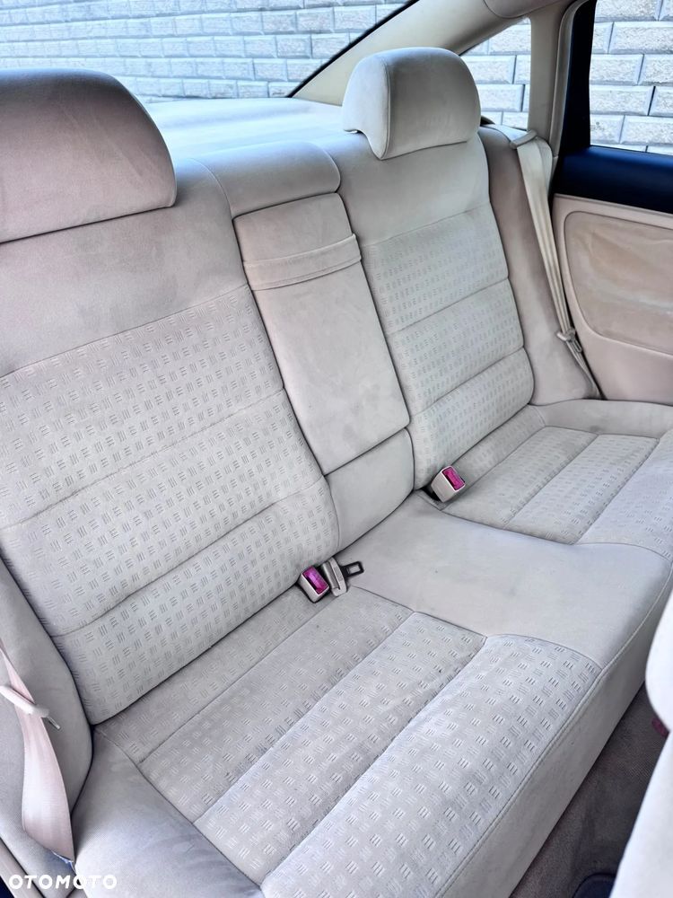 Volkswagen Passat - 15