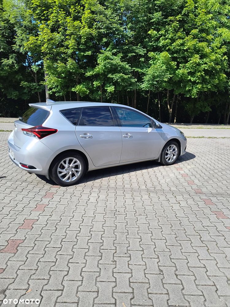 Toyota Auris - 13