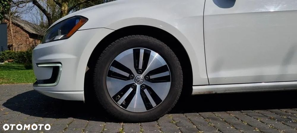 Volkswagen Golf e-Golf - 16