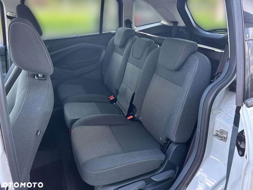 Ford Grand C-MAX - 22