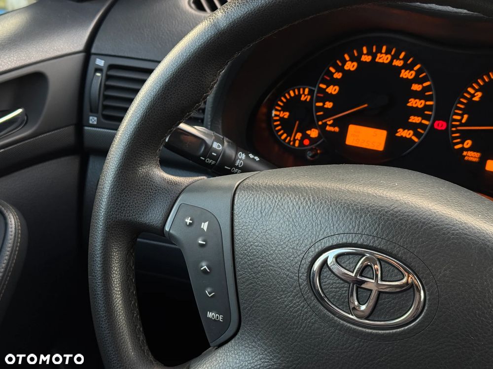 Toyota Avensis 2.0 VVT-i Sol - 26