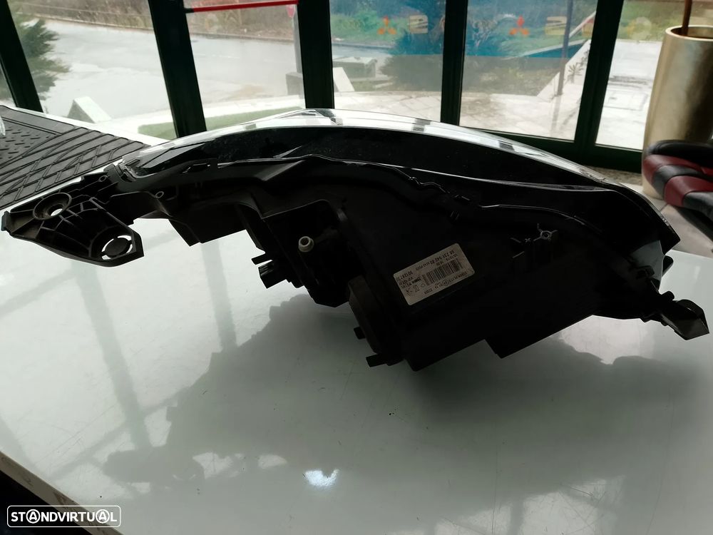 FAROL ESQUERDO PEUGEOT 208 II / 9823194080 - 2