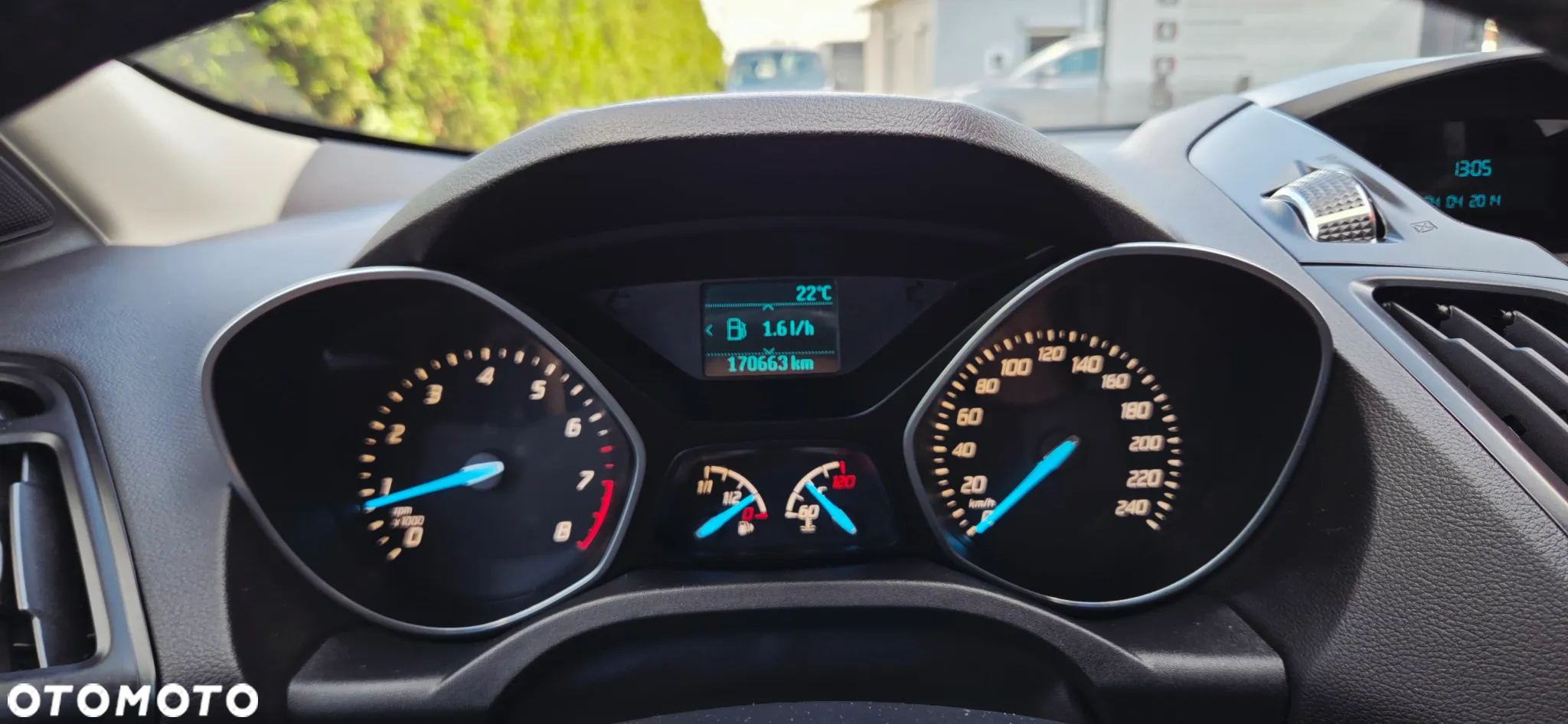 Ford Kuga 1.6 EcoBoost 2x4 Titanium - 24