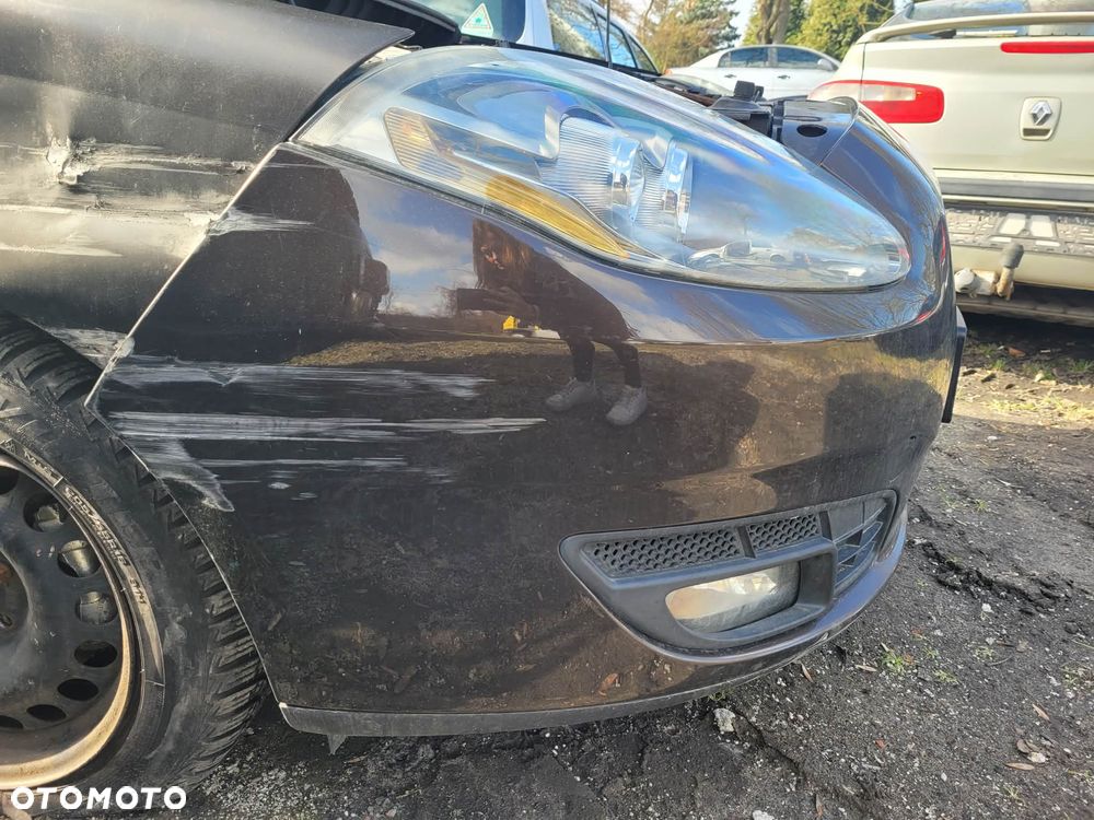 Zderzak przód Fiat Croma 2008r. Kod lakieru: 742 - 4