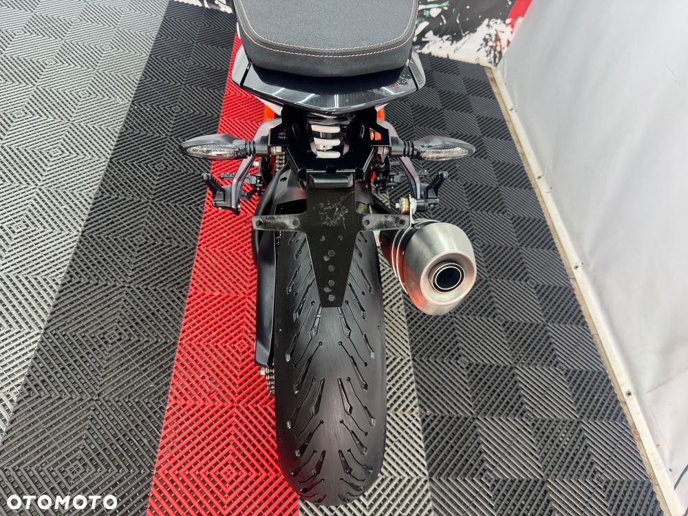 KTM Super Duke - 21
