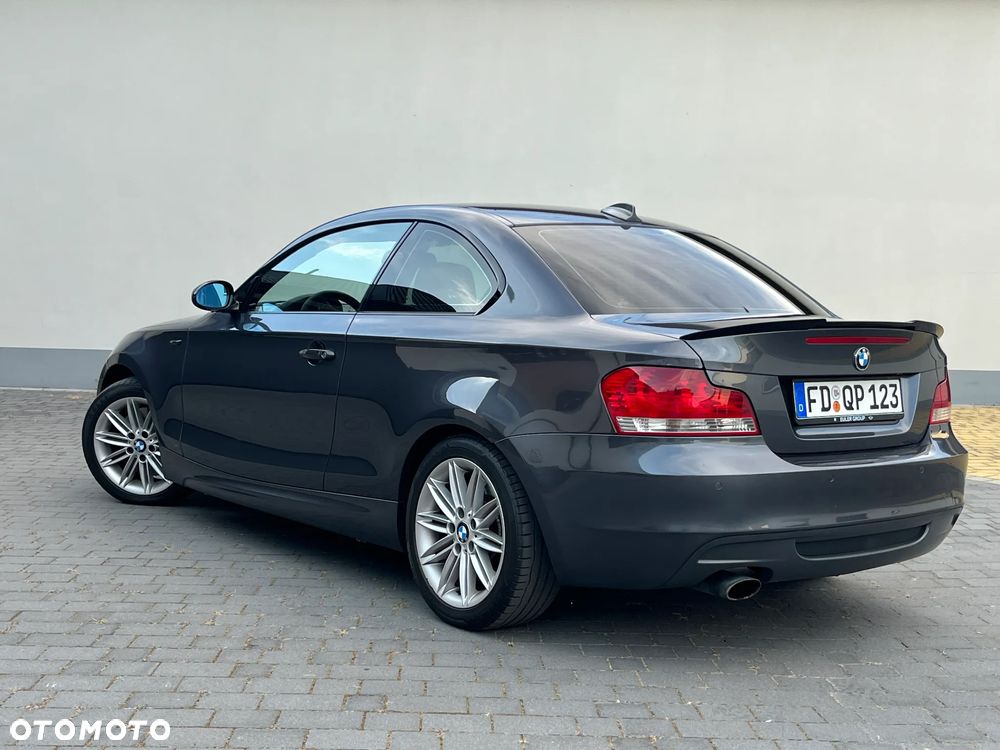 BMW Seria 1 123d DPF - 9