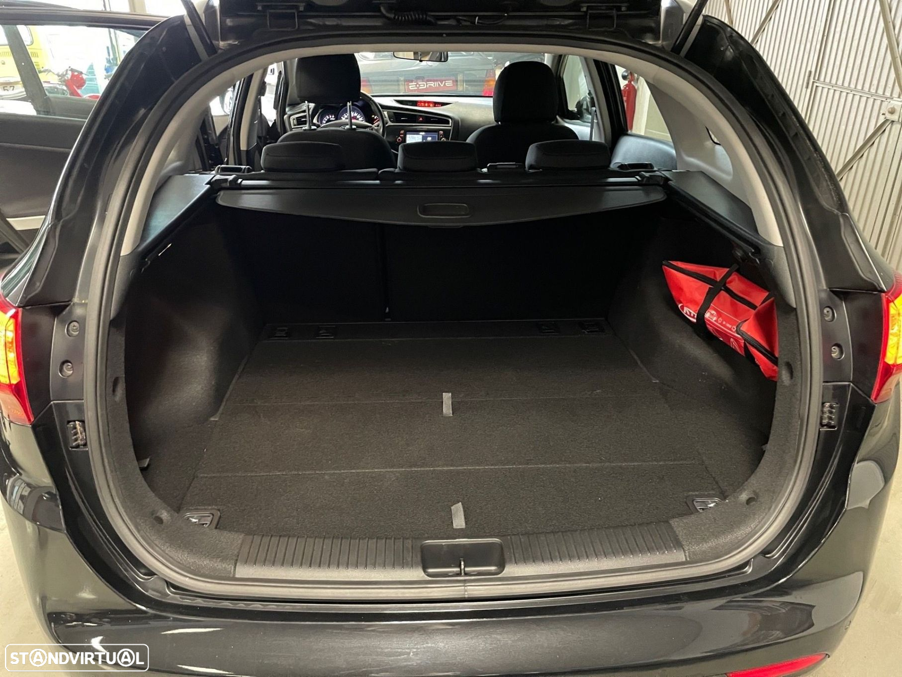 Kia Ceed SW 1.4 CRDi Nav Line - 29