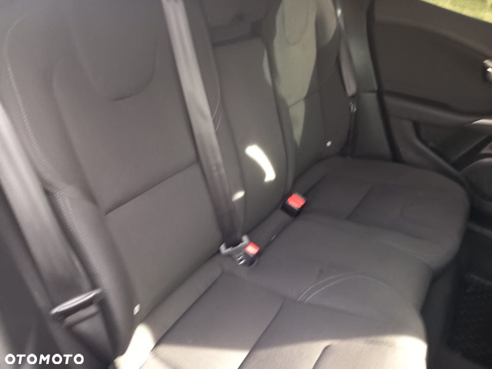 Volvo V40 D2 Kinetic - 19