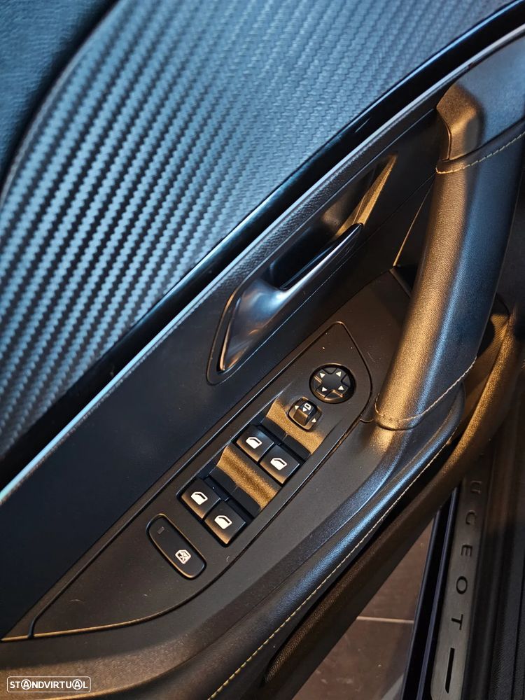 Peugeot 2008 1.5 BlueHDi GT Line EAT8 - 28