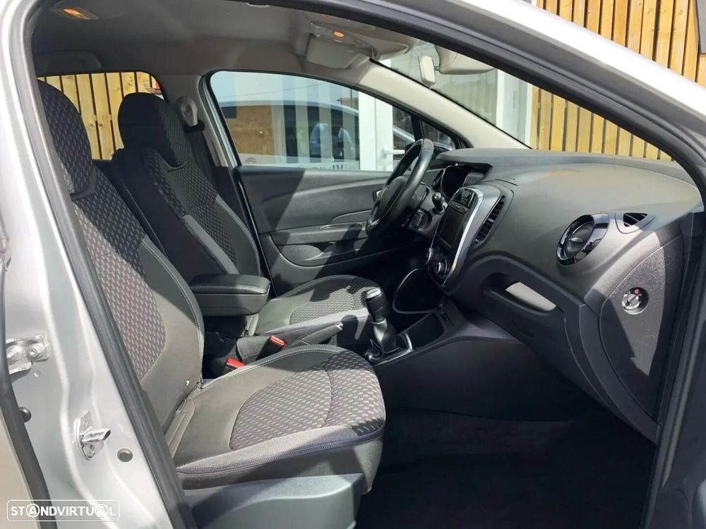 Renault Captur - 12