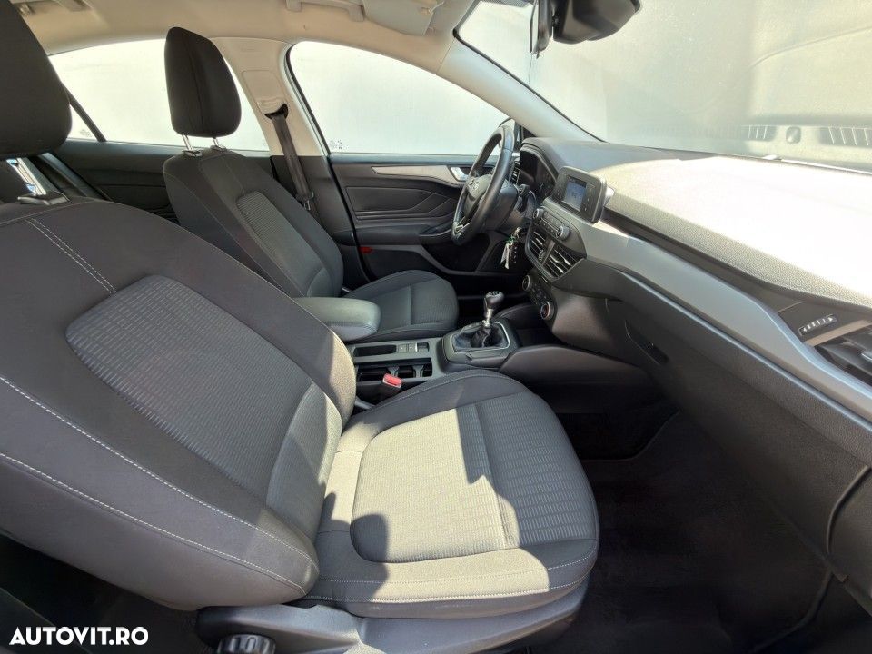 Ford Focus - 12