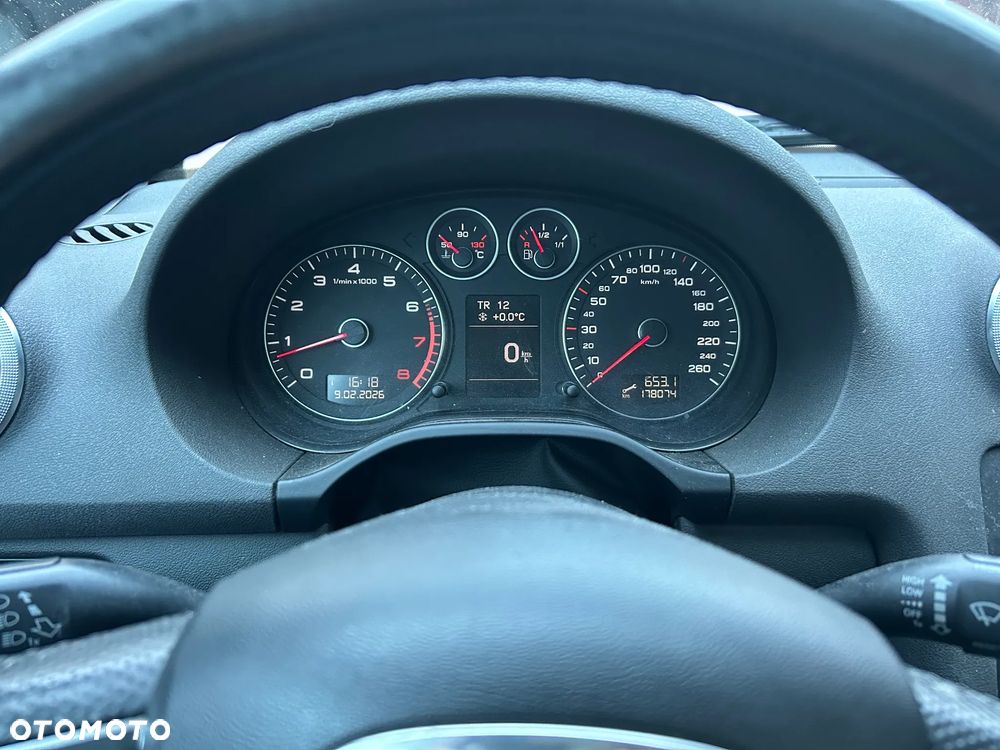 Audi A3 3-drzwiowe 1.4 TFSI Attraction - 9