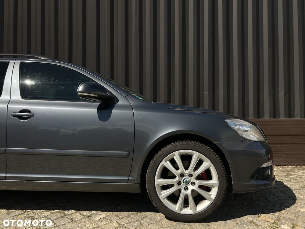Skoda Octavia 2.0 TSI DSG RS - 35