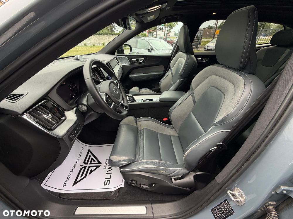 Volvo XC 60 T8 AWD Recharge Plus Black Edition - 20