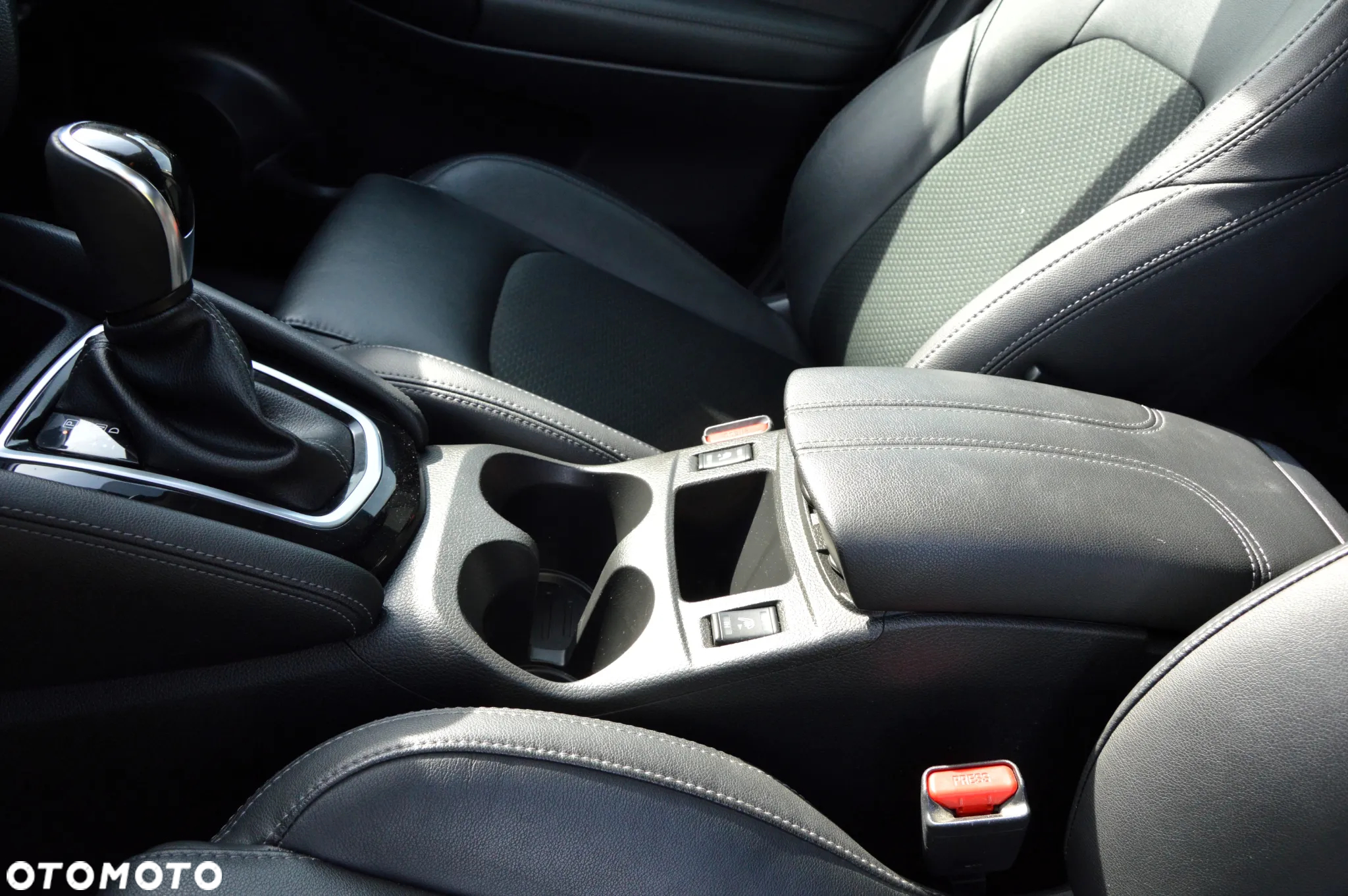 Nissan Qashqai 1.2 DIG-T N-Connecta Xtronic EU6 - 25