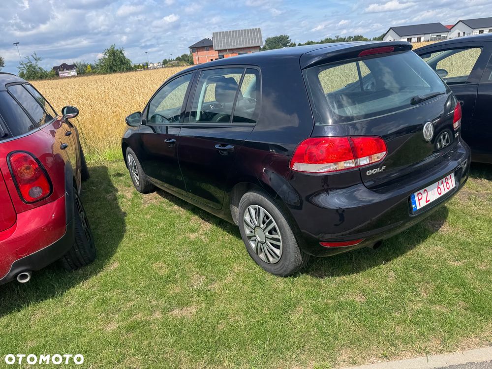 Volkswagen Golf 1.6 TDI DPF Trendline - 14