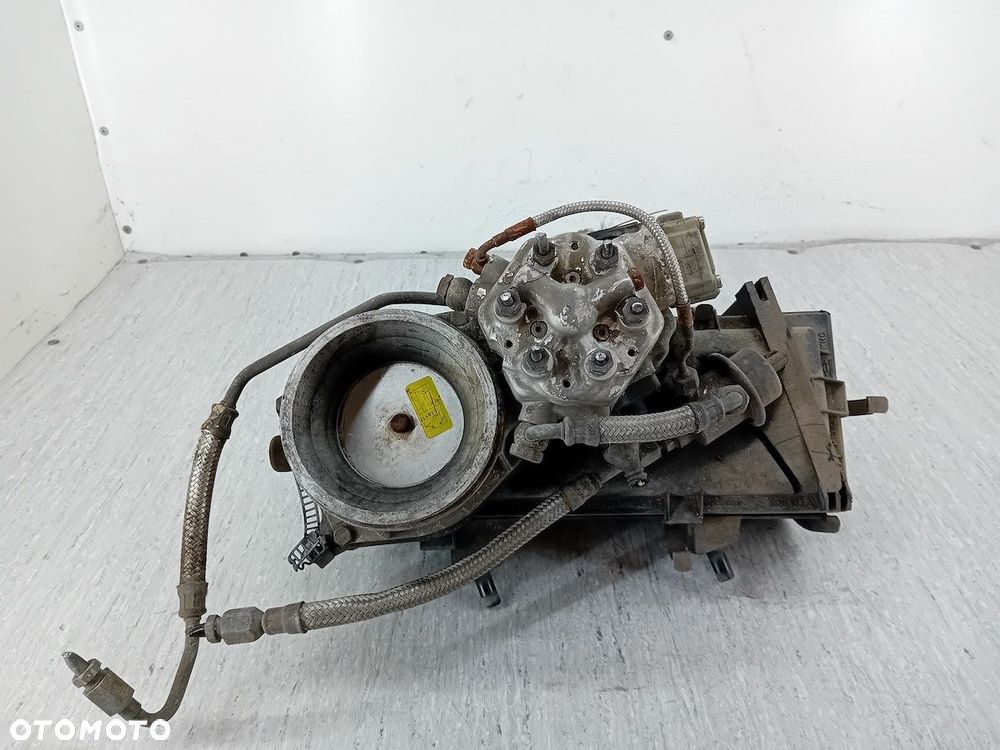 ROZDZIELACZ PALIWA AUDI 90 B3 034133353N  048133837 0438121073 2.0 - 1