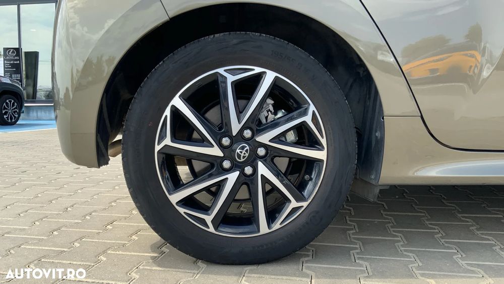 Toyota Yaris 1.5 VVT-i HSD Dynamic Plus - 9