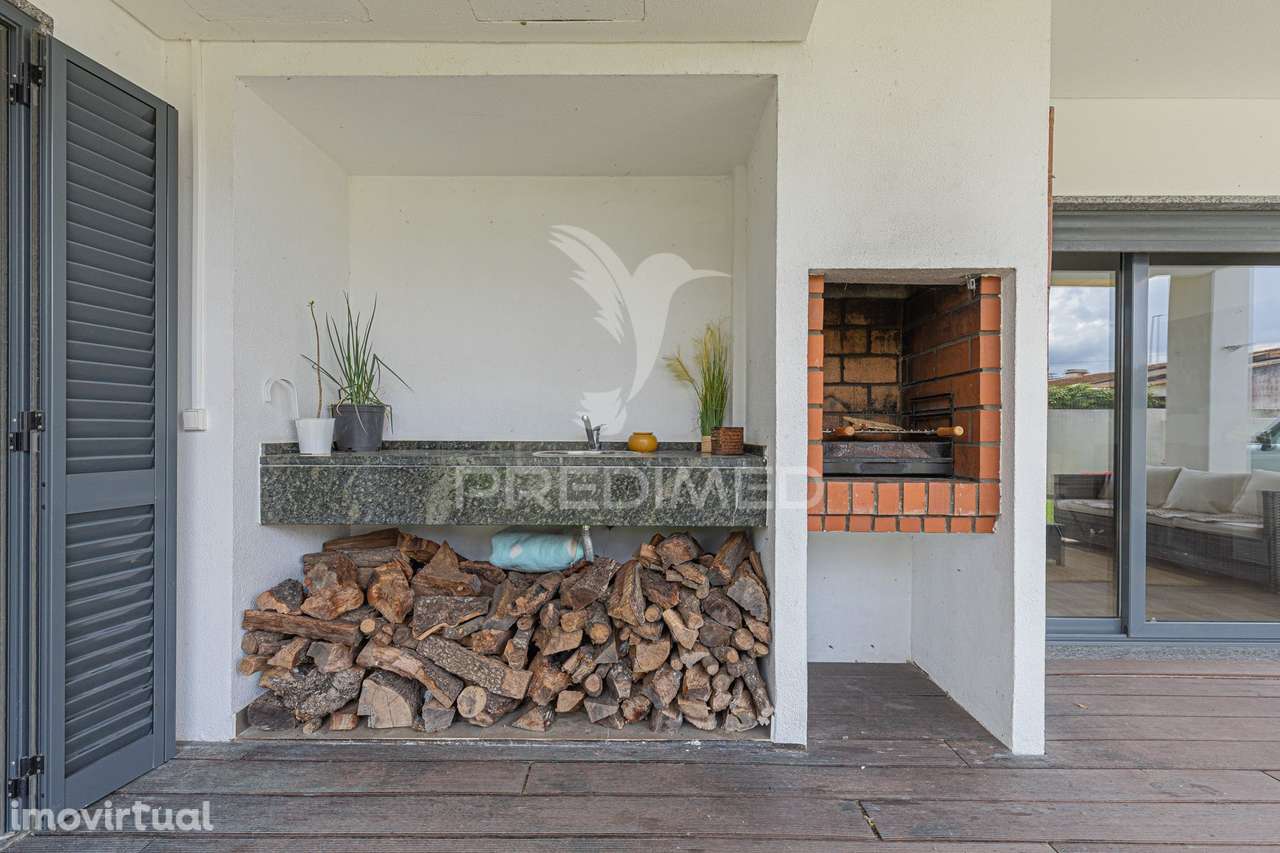 Moradia isolada, 2 pisos - Sto. Antônio da Charneca Barreiro - Grande imagem: 4/29