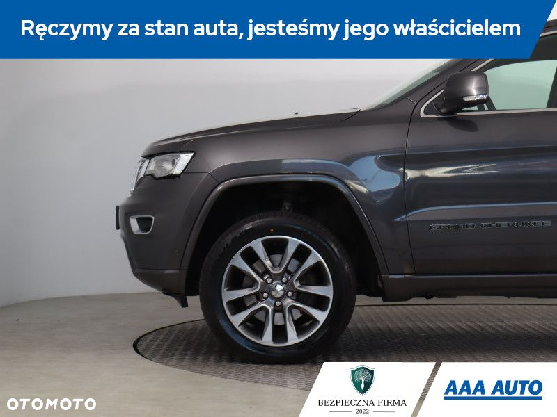 Jeep Grand Cherokee - 16
