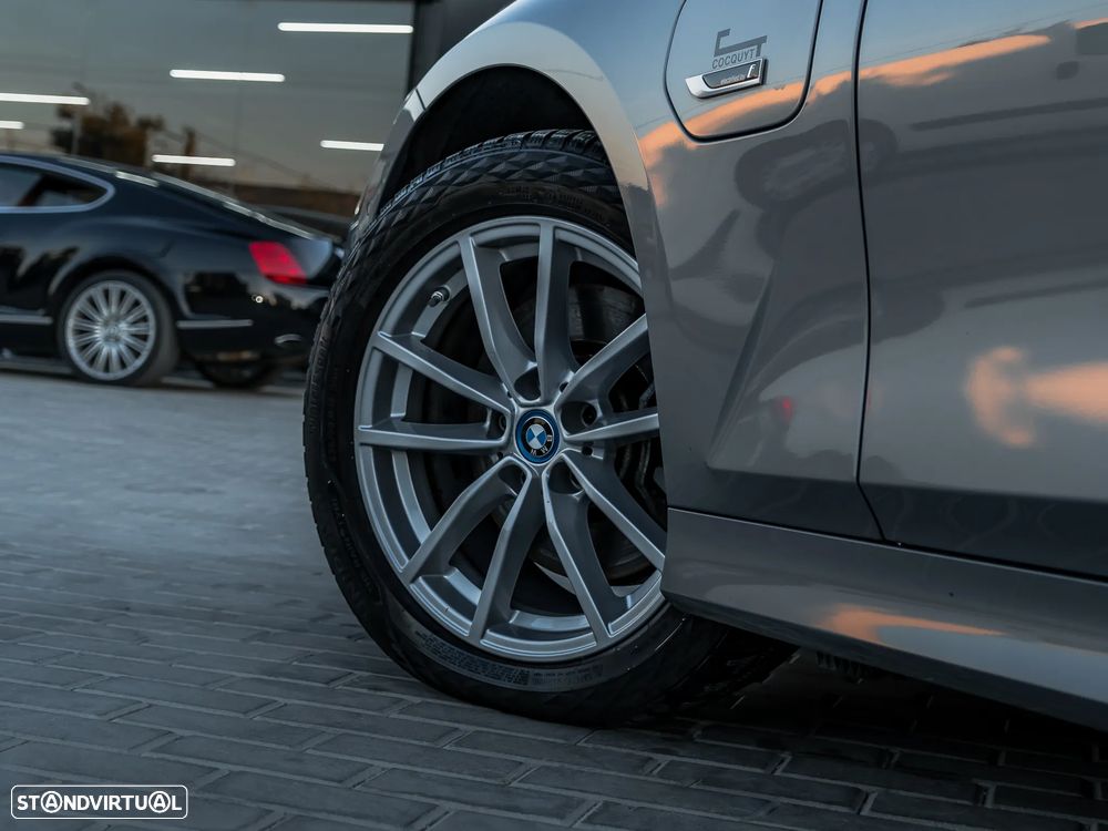 BMW 320 e Aut. Luxury Line - 40