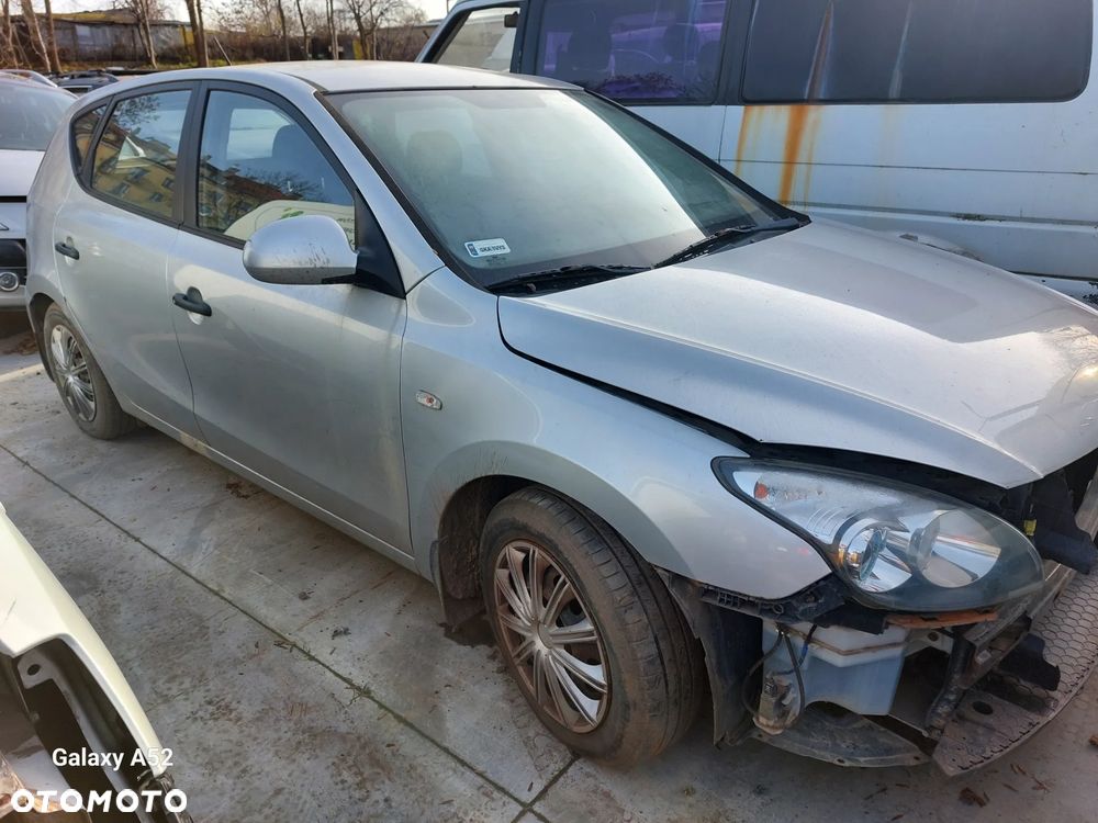 Maska HYUNDAI i30 1,4B 09R. lampy,drzwi,klapa...... - 2