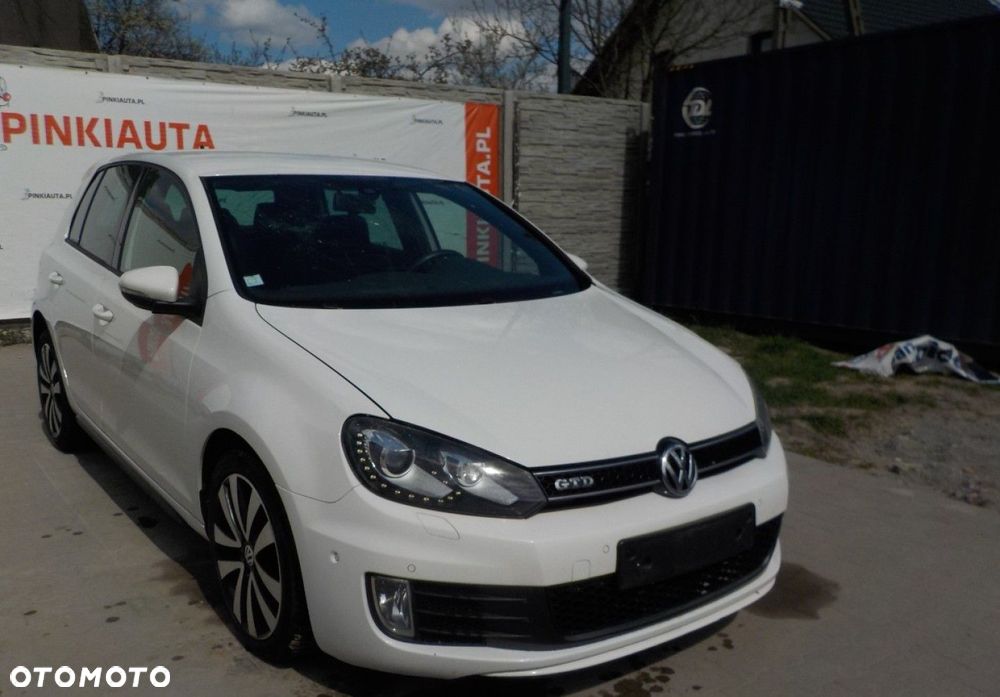 Volkswagen Golf - 1