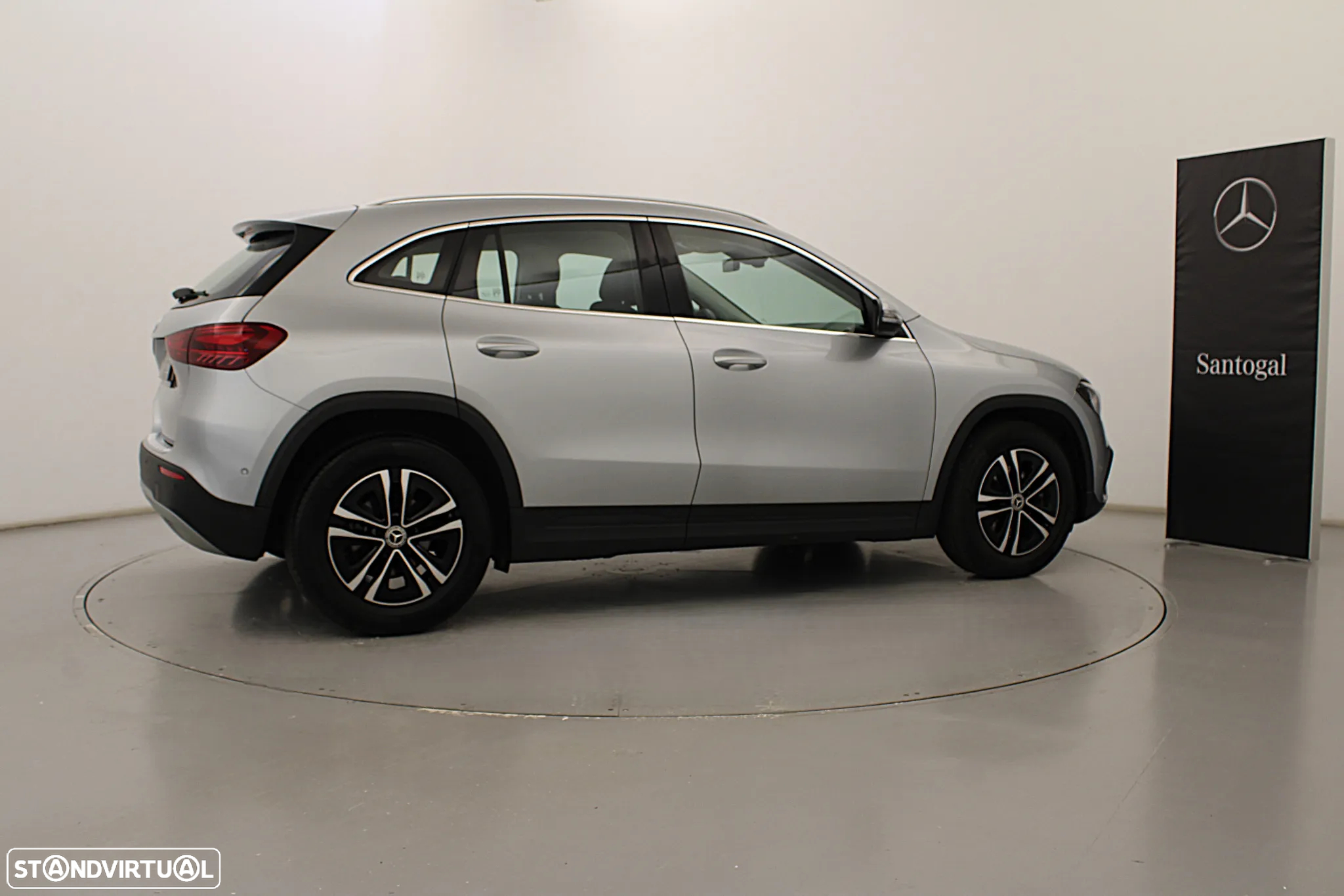 Mercedes-Benz GLA 200 Standard - 5