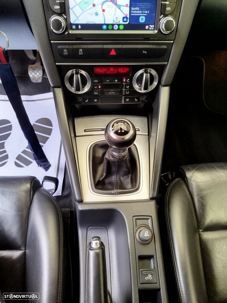 Audi A3 Cabrio 1.6 TDi DPF S line Sport Pack - 28