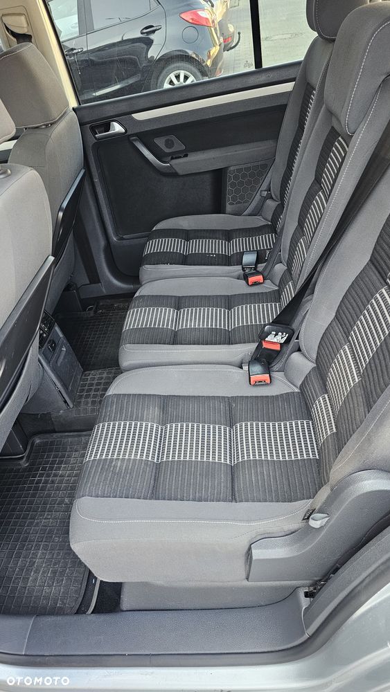 Volkswagen Touran - 13
