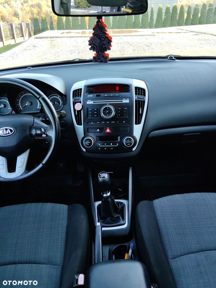 Kia Ceed - 7