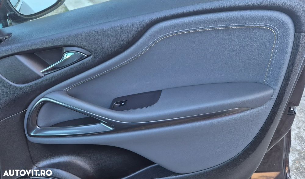 Opel Zafira 2.0 CDTI ECOTEC Cosmo - 27